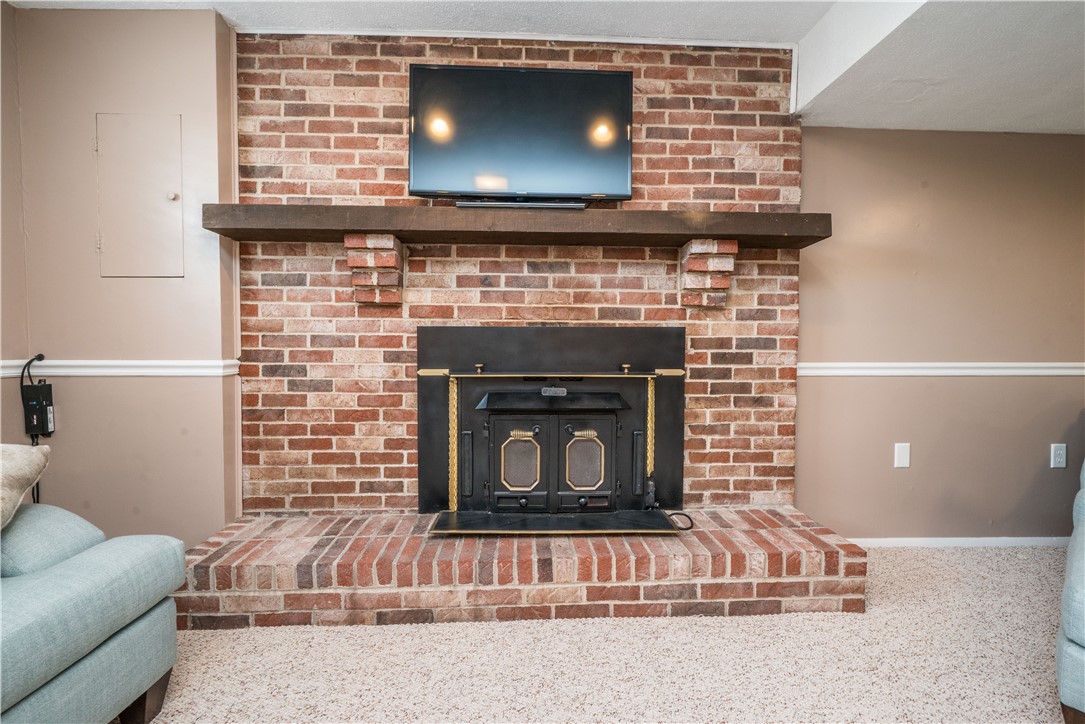 South Park, Pennsylvania 15129, United States, 3 Bedrooms Bedrooms, ,2 BathroomsBathrooms,Residential,Contingent,252272