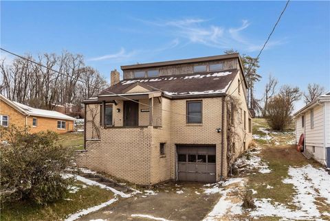 Photo of 11690 Center St, Irwin, PA 15642 (MLS # 1735161)