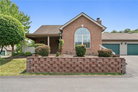 Condo For Sale - 1429 Greenbriar Court Ct<br/> South Park, PA 15129