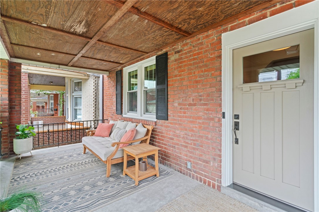 5104 Harriet St