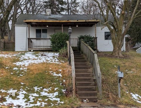Photo of 221 Caruso Dr, Monroeville, PA 15146 (MLS # 1736393)