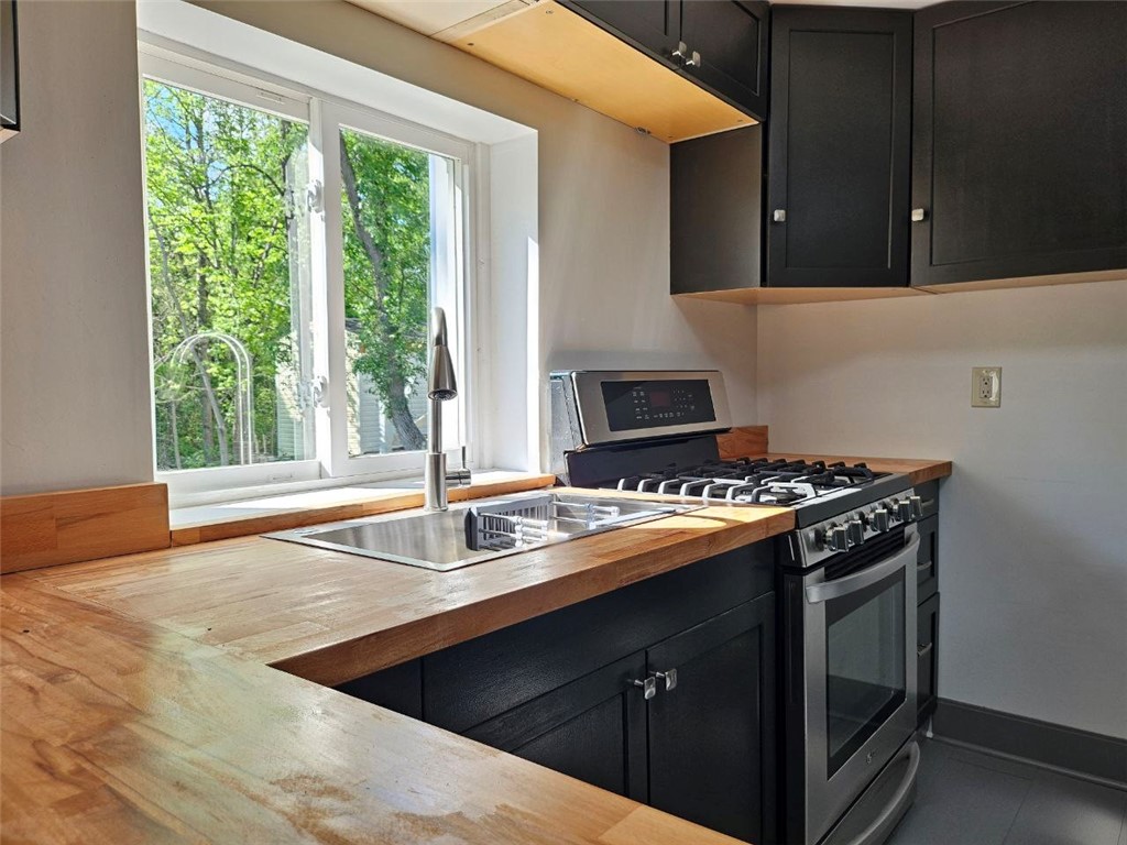 North Fayette, Pennsylvania 15057, United States, 5 Bedrooms Bedrooms, ,4 BathroomsBathrooms,Residential,Active,133303