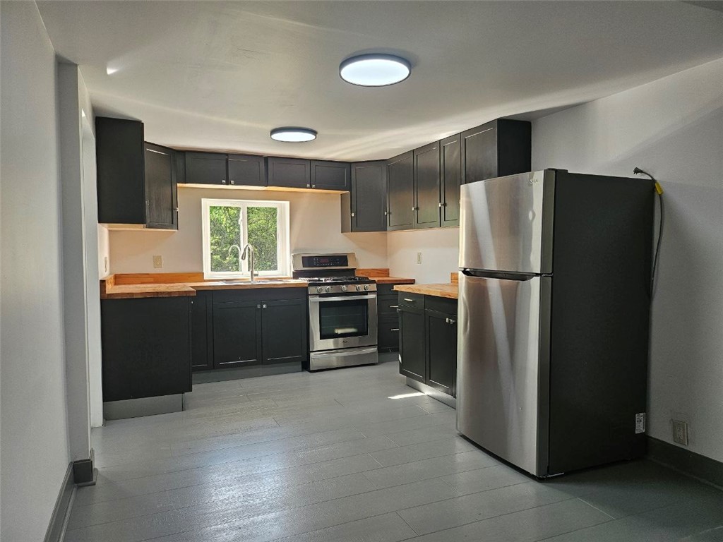 North Fayette, Pennsylvania 15057, United States, 5 Bedrooms Bedrooms, ,4 BathroomsBathrooms,Residential,Active,133303