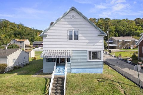 Photo of 6102 Roslyn St, Mckeesport, PA 15135 (MLS # 1730238)
