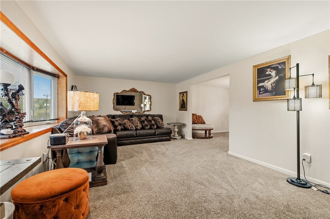 7 Cameron Dr