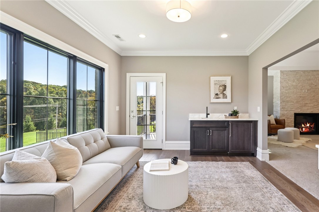 Marshall, Pennsylvania 15005, United States, 7 Bedrooms Bedrooms, ,9 BathroomsBathrooms,Residential,Pending,251108