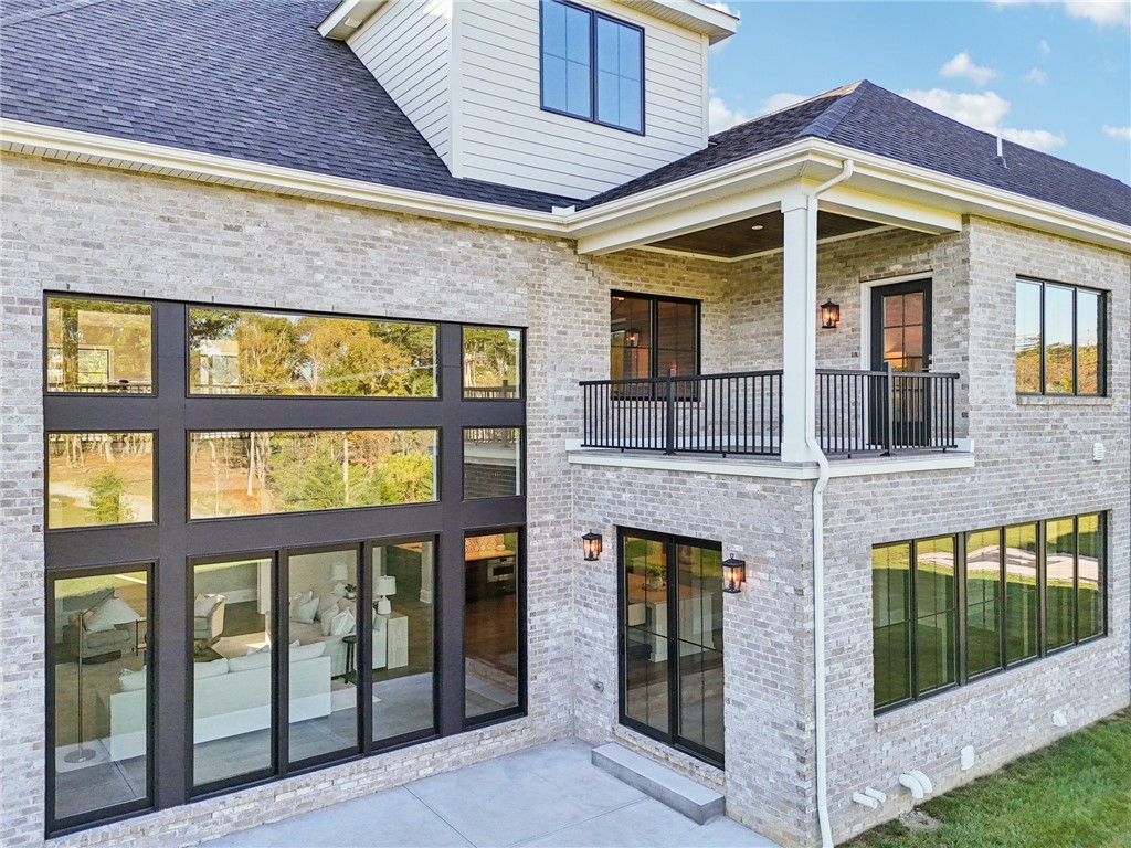 Marshall, Pennsylvania 15005, United States, 7 Bedrooms Bedrooms, ,9 BathroomsBathrooms,Residential,Pending,251108