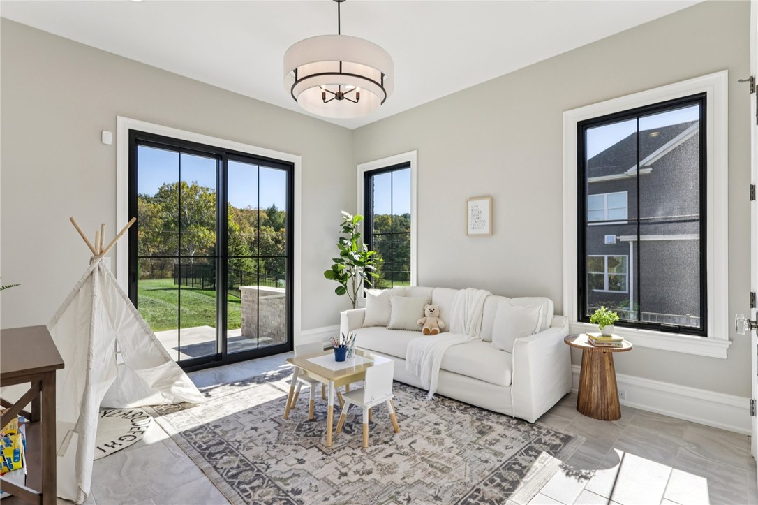 Marshall, Pennsylvania 15005, United States, 7 Bedrooms Bedrooms, ,9 BathroomsBathrooms,Residential,Pending,251108