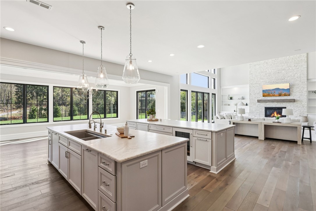 Marshall, Pennsylvania 15005, United States, 7 Bedrooms Bedrooms, ,9 BathroomsBathrooms,Residential,Pending,251108