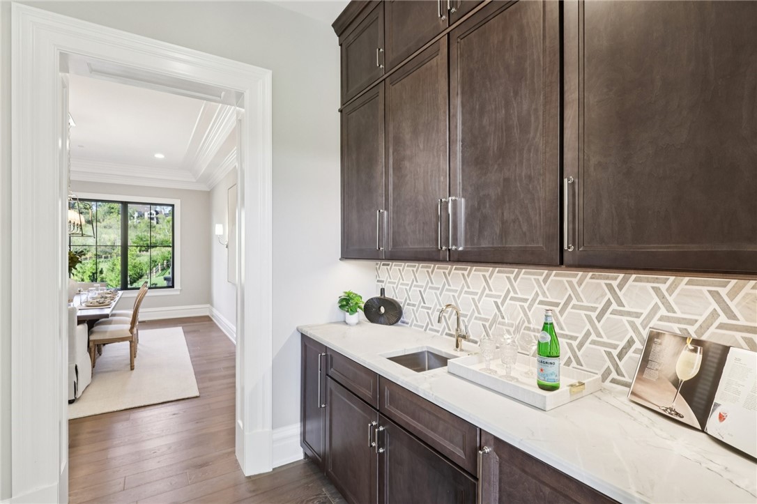 Marshall, Pennsylvania 15005, United States, 7 Bedrooms Bedrooms, ,9 BathroomsBathrooms,Residential,Pending,251108