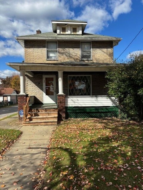 Photo of 1023 Beckford St, New Castle, PA 16101 (MLS # 1727345)