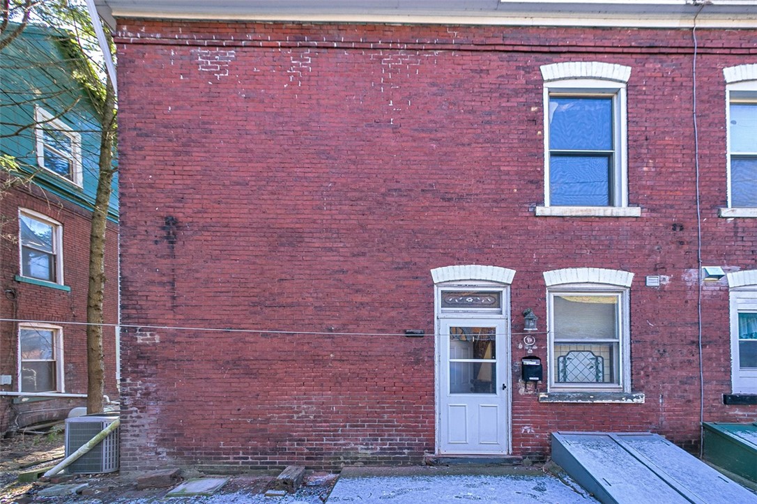 Wilmerding, Pennsylvania 15148, United States, 6 Bedrooms Bedrooms, ,1 BathroomBathrooms,Residential,Contingent,25729