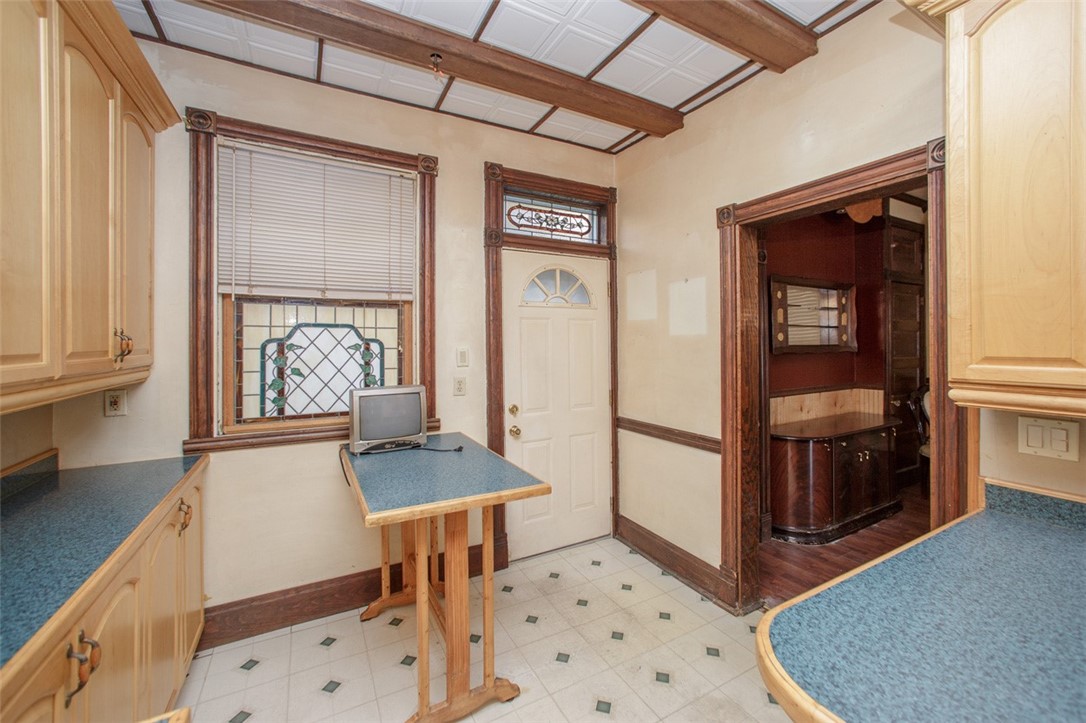 Wilmerding, Pennsylvania 15148, United States, 6 Bedrooms Bedrooms, ,1 BathroomBathrooms,Residential,Contingent,25729