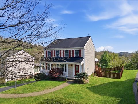 Photo of 1104 Meadowbrook Dr, Canonsburg, PA 15317 (MLS # 1748274)