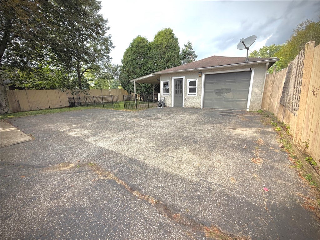 1406 Roemer Blvd
