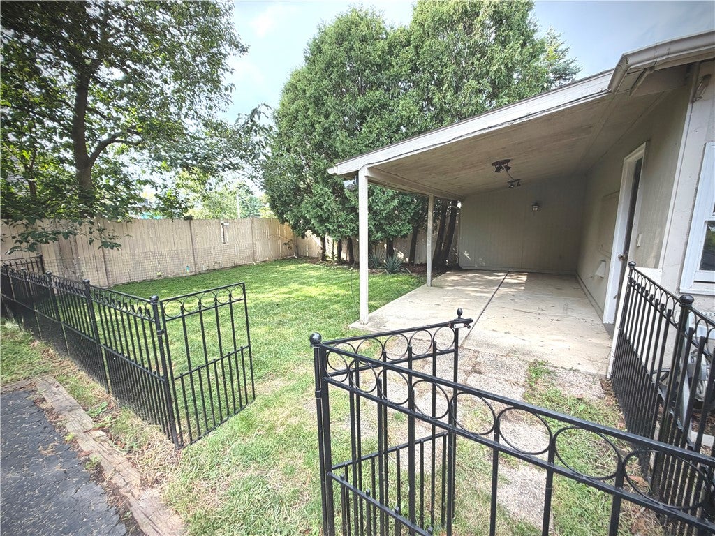 1406 Roemer Blvd