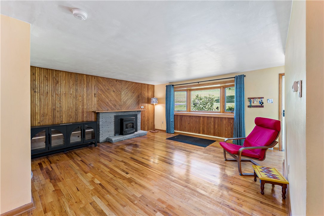 109 Elm Ln