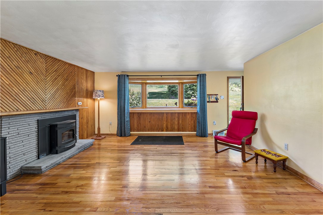 109 Elm Ln