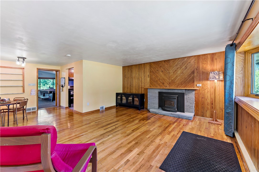 109 Elm Ln