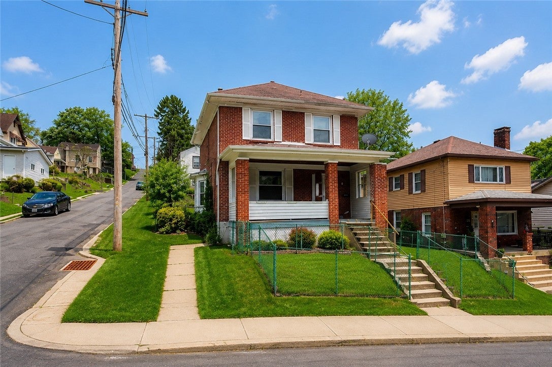 401 Lorenz Ave