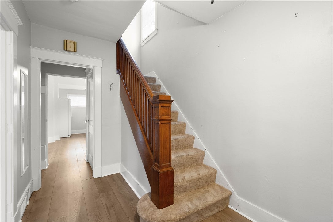 401 Lorenz Ave