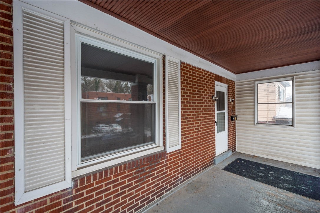 401 Lorenz Ave