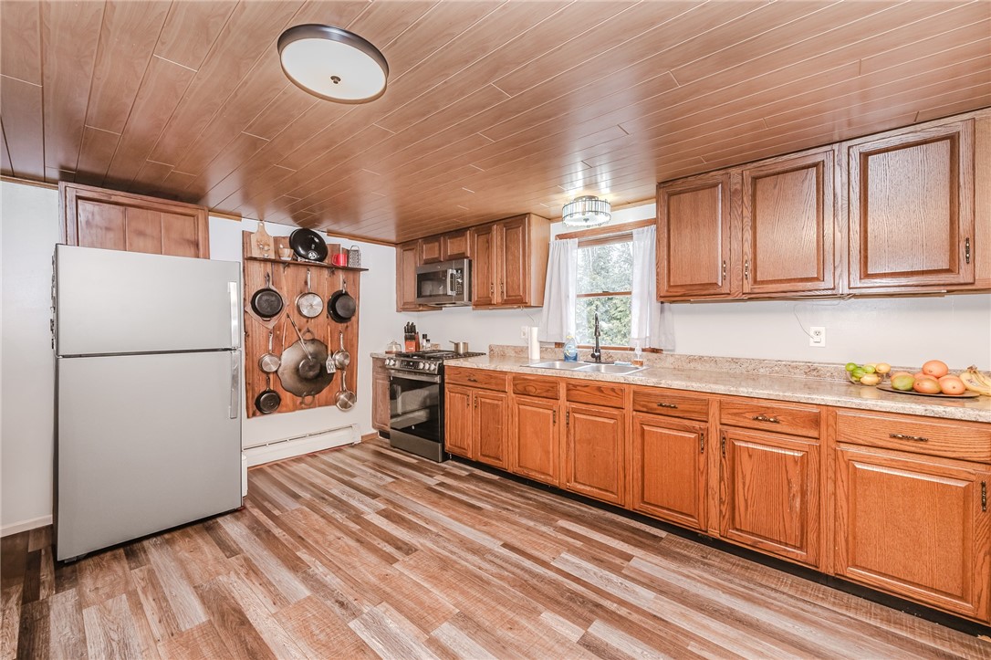 105 Orchard Ave/ 140 Church Aly