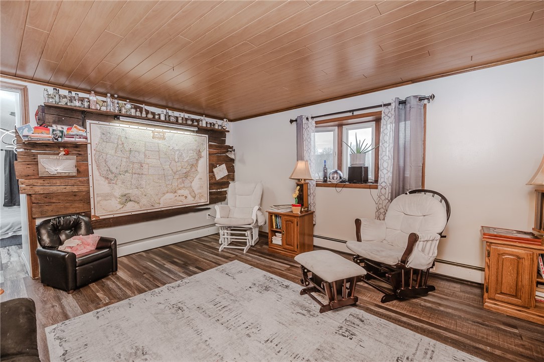 105 Orchard Ave/ 140 Church Aly