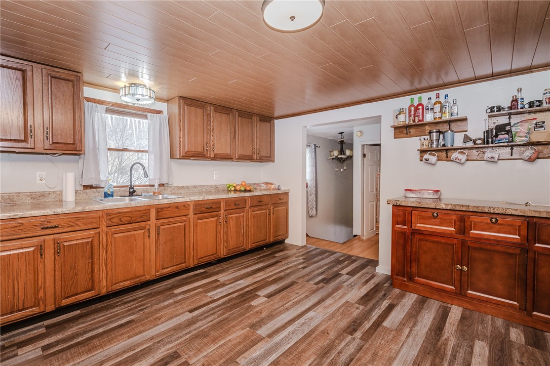 105 Orchard Ave/ 140 Church Aly