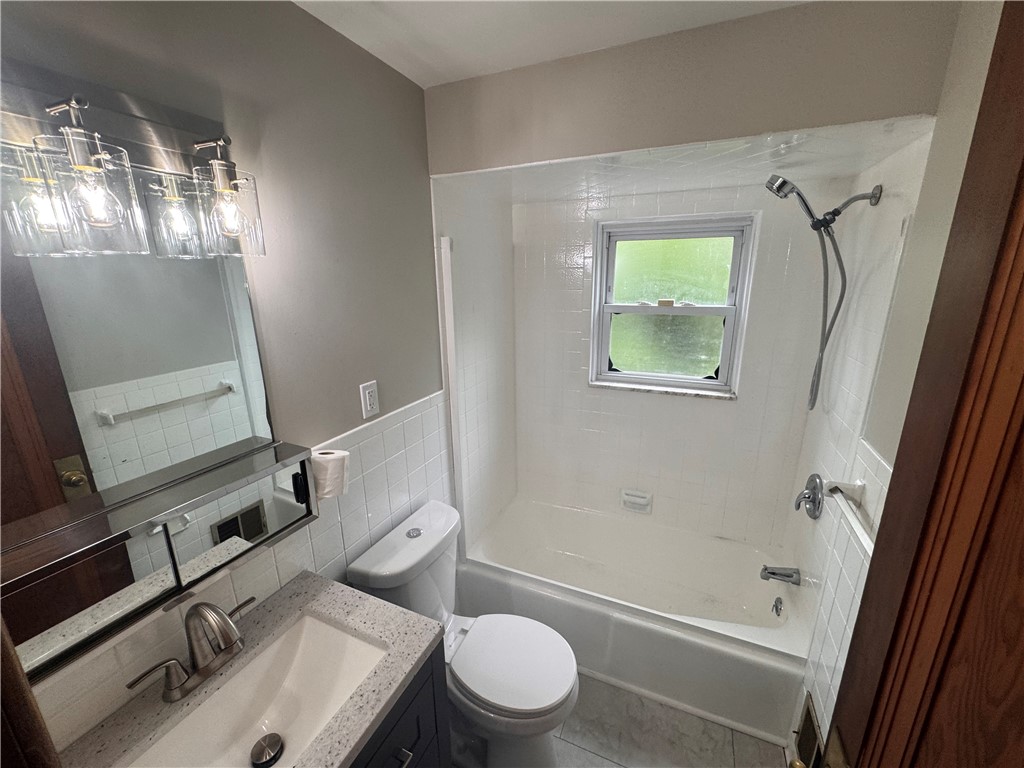 Swissvale, Pennsylvania 15218, United States, 2 Bedrooms Bedrooms, ,1 BathroomBathrooms,Residential,Active,135050