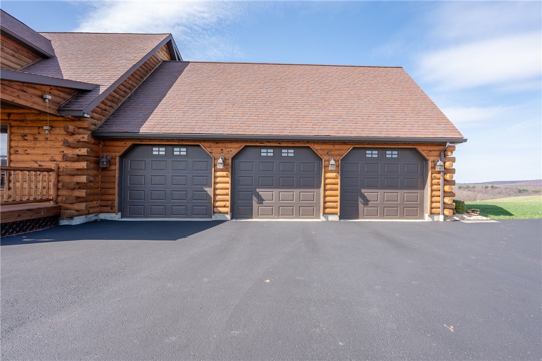 307 School House Ln