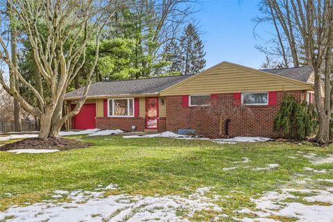 Photo of 3541 Mcwilliams Rd, Murrysville, PA 15668 (MLS # 1741092)