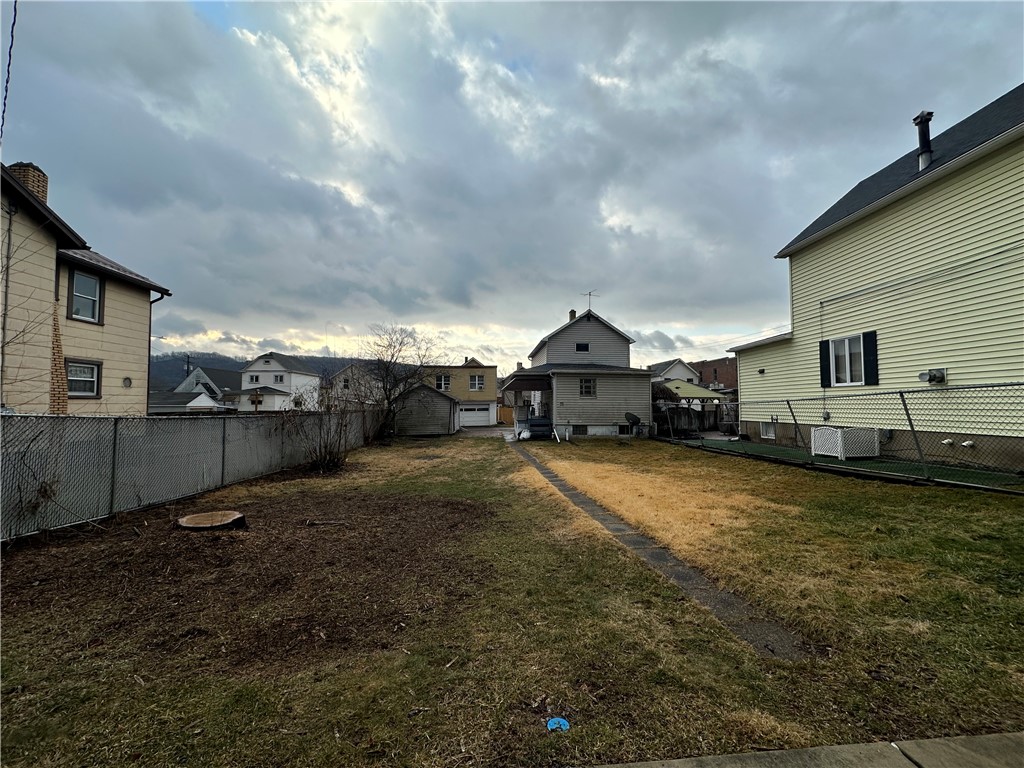325 1/2 Quay Street St, East Vandergrift, Pennsylvania image 4