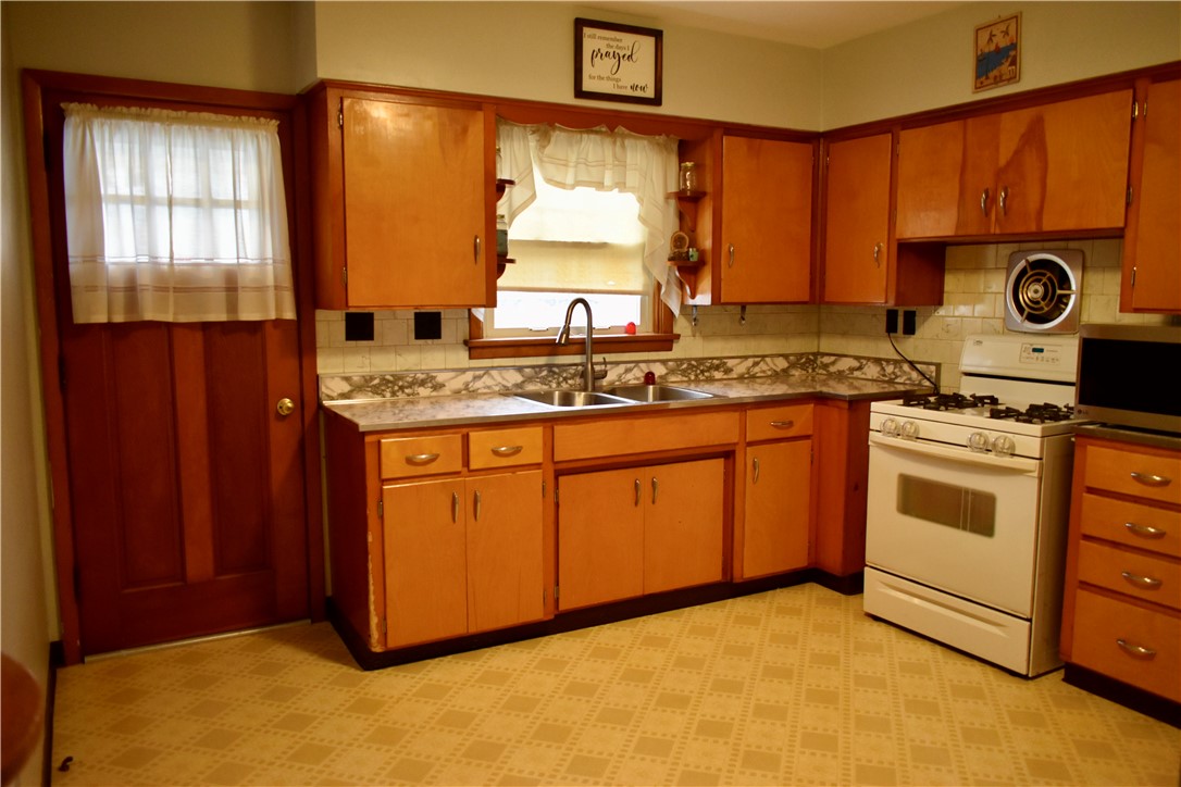 610 1st St, Leechburg Boro, Kentucky image 12