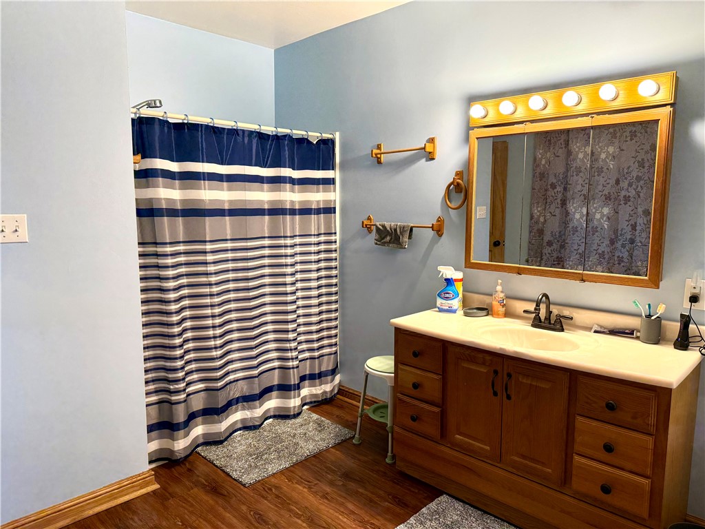 Pymatuning Twp, Pennsylvania 16154, United States, 2 Bedrooms Bedrooms, ,1 BathroomBathrooms,Residential,Contingent,10939