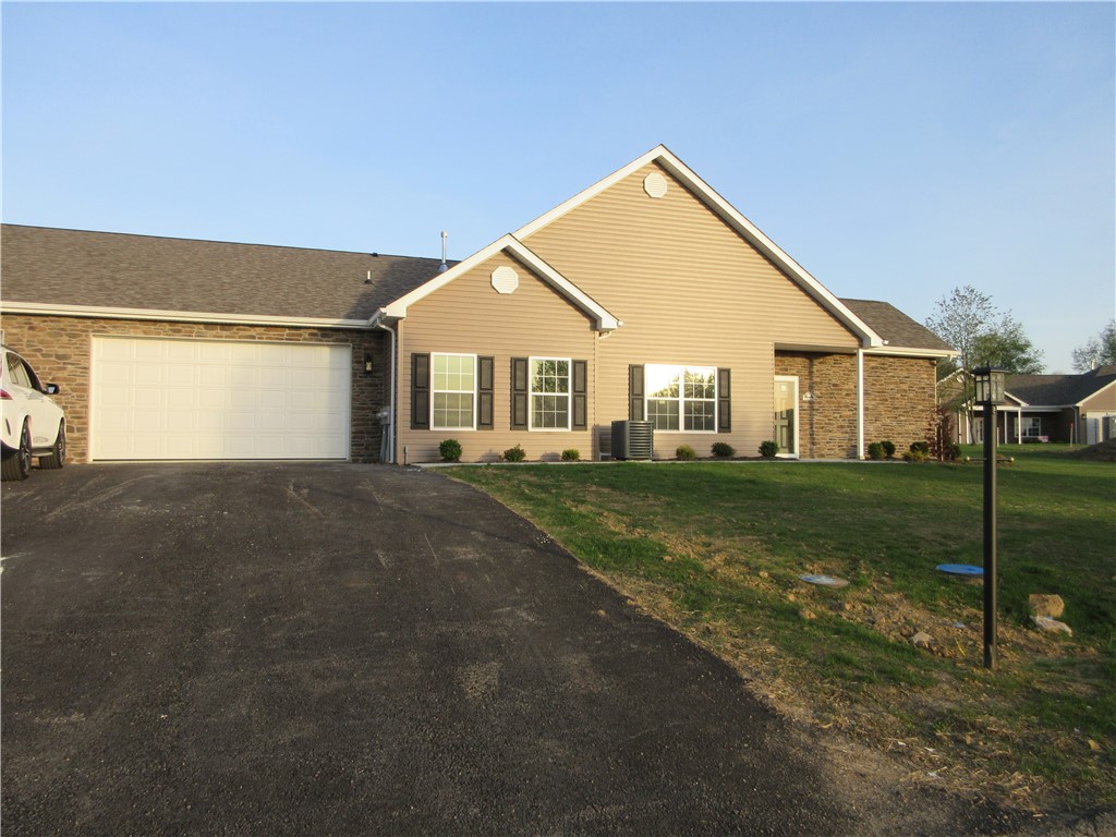 150 Clearwater Dr Dr, Franklin, Pennsylvania image 1