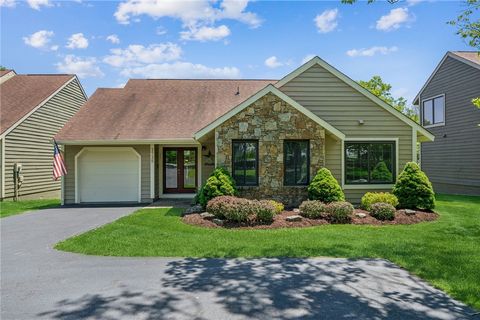 Photo of 1735 Snowfield Dr, Hidden Valley, PA 15502 (MLS # 1758265)