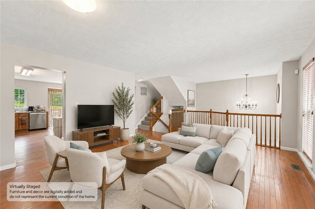 634 E Village Green Blvd
