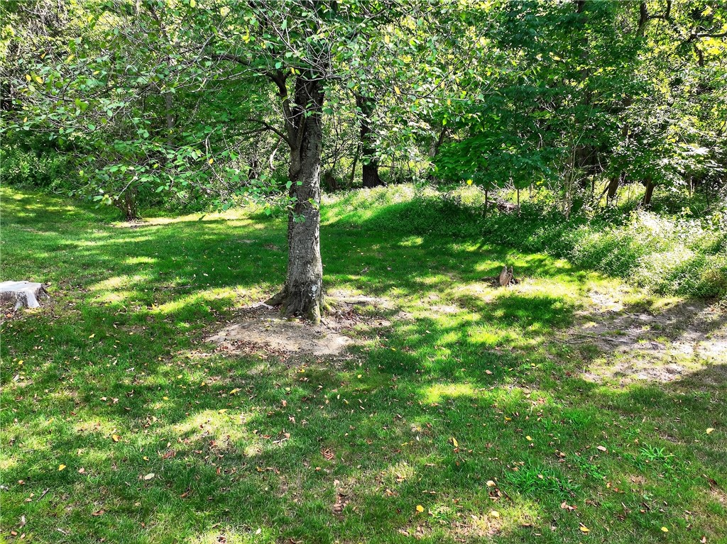 Cecil, Pennsylvania 15017, United States, 2 Bedrooms Bedrooms, ,2 BathroomsBathrooms,Residential,Contingent,181056