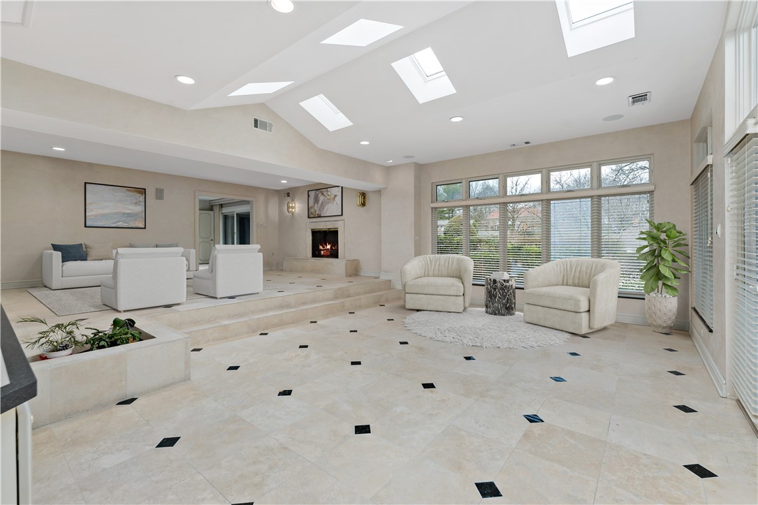 2172 HYCROFT DRIVE