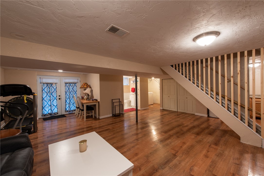 Lower Burrell, Pennsylvania 15068, United States, 3 Bedrooms Bedrooms, ,3 BathroomsBathrooms,Residential,Contingent,37639