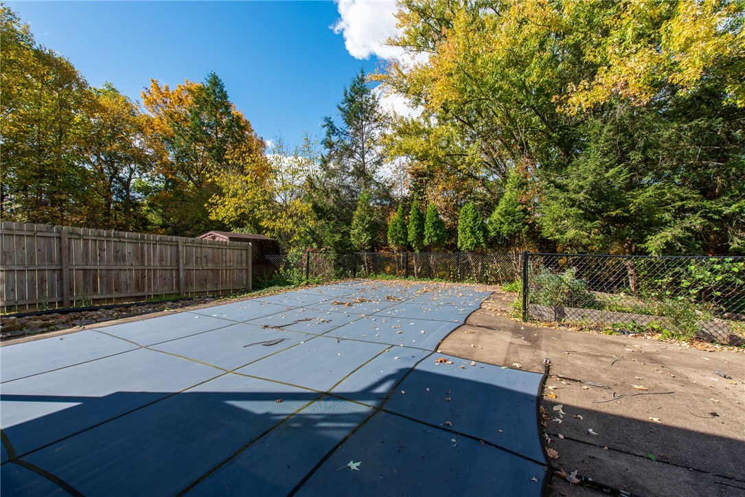 Lower Burrell, Pennsylvania 15068, United States, 3 Bedrooms Bedrooms, ,3 BathroomsBathrooms,Residential,Contingent,37639