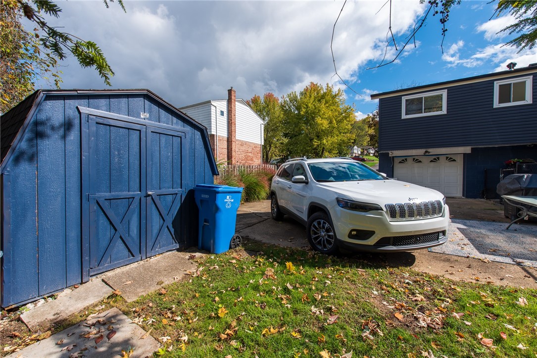 Lower Burrell, Pennsylvania 15068, United States, 3 Bedrooms Bedrooms, ,3 BathroomsBathrooms,Residential,Contingent,37639