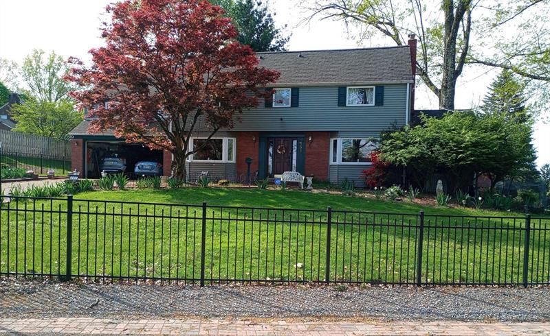 203 Glenfield Drive - Photo 3