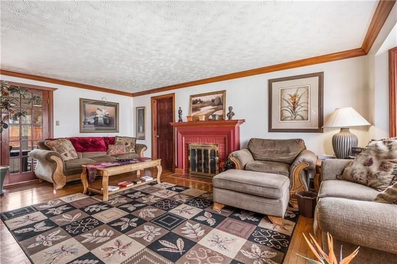 203 Glenfield Drive - Photo 4