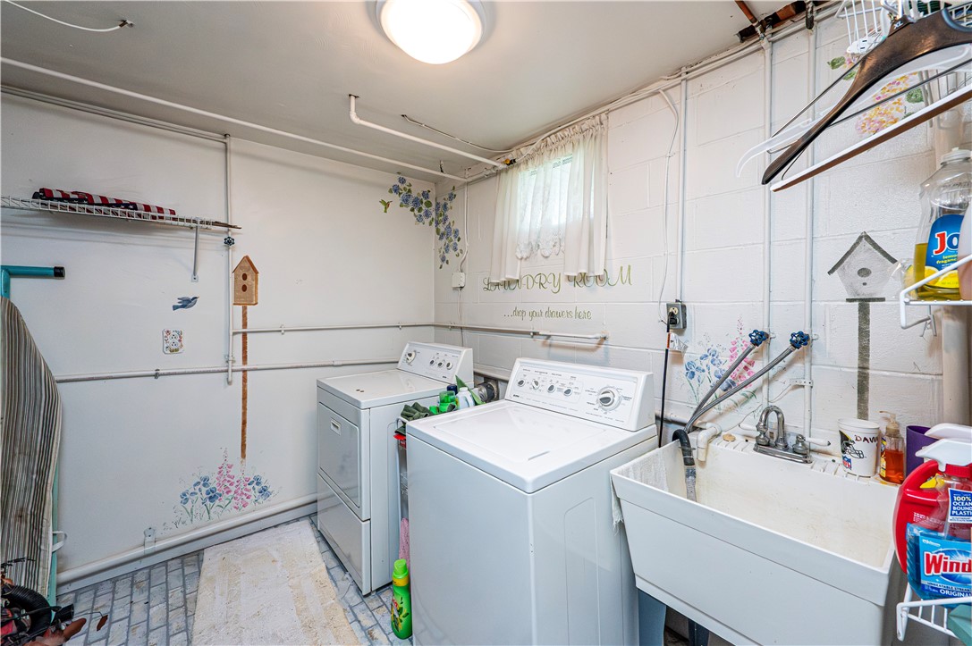 Hempfield Twp, Pennsylvania 15601, United States, 3 Bedrooms Bedrooms, ,3 BathroomsBathrooms,Residential,Active,199201