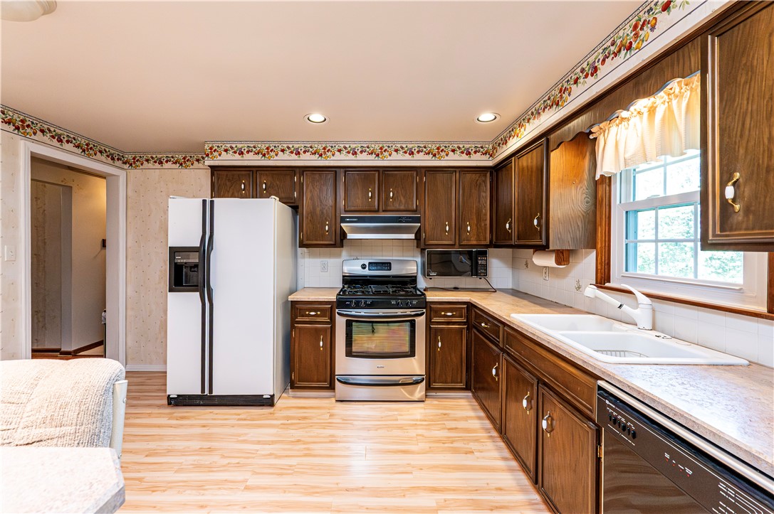 Hempfield Twp, Pennsylvania 15601, United States, 3 Bedrooms Bedrooms, ,3 BathroomsBathrooms,Residential,Active,199201