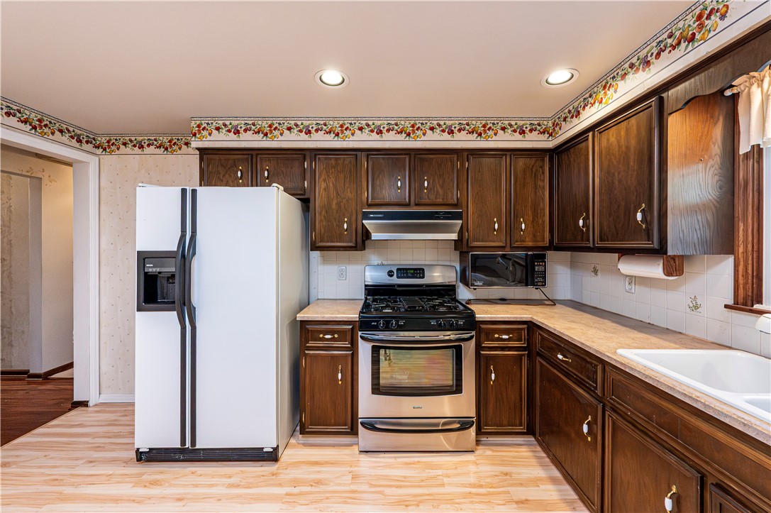 Hempfield Twp, Pennsylvania 15601, United States, 3 Bedrooms Bedrooms, ,3 BathroomsBathrooms,Residential,Active,199201