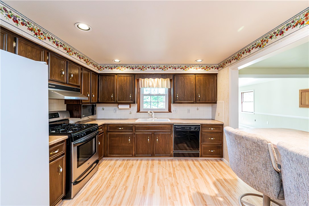 Hempfield Twp, Pennsylvania 15601, United States, 3 Bedrooms Bedrooms, ,3 BathroomsBathrooms,Residential,Active,199201