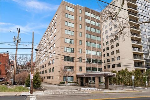Photo of 154 N Bellefield Ave #41, Pittsburgh, PA 15213 (MLS # 1748746)